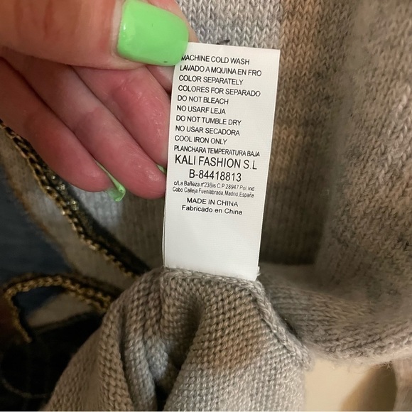 𝅺🎀 Graphic Bejewelled Ladies Longsleeve Wool Mix Top, Size M - Picture 10 of 10